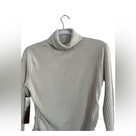 Almost Famous Off White Ribbed Knit Turtleneck Top - Picture 4 of 7